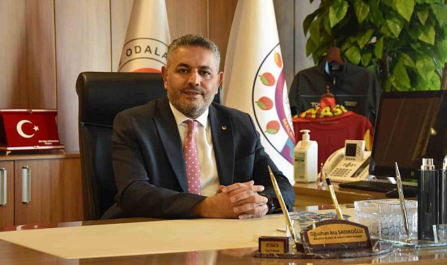 Sadıkoğlu: "Önümüzdeki dört yıl en önemli gündem depremin yaralarını sarmak olmalı"