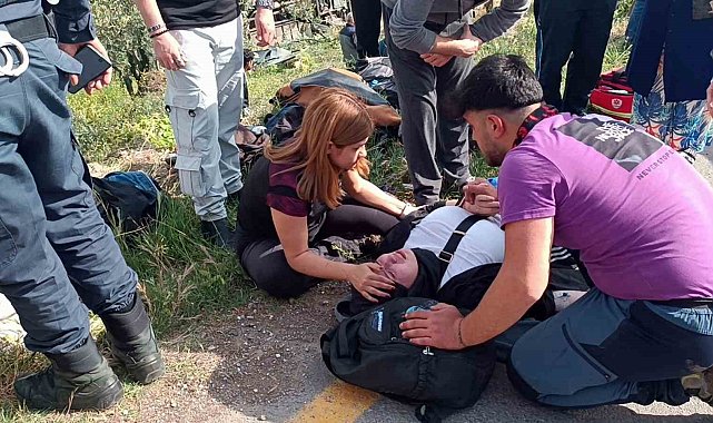 Sakarya'da 12 kişinin yaralandığı kazada midibüsün freni patlamış
