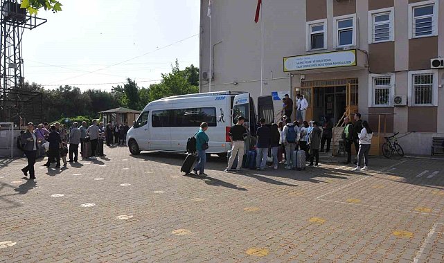 Salihlili öğrenciler staj yerlerine uğurlandı
