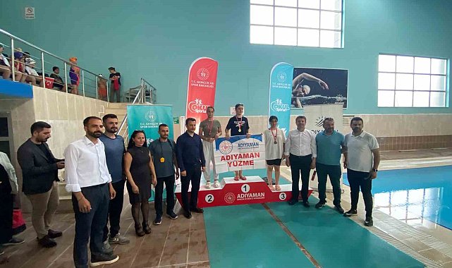 Samsatlı öğrenci yüzmede derece yaptı