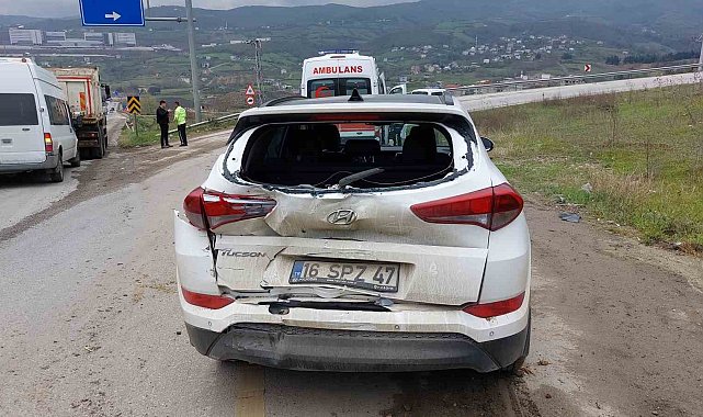 Samsun'da kamyon otomobile arkadan çarptı: 2 yaralı