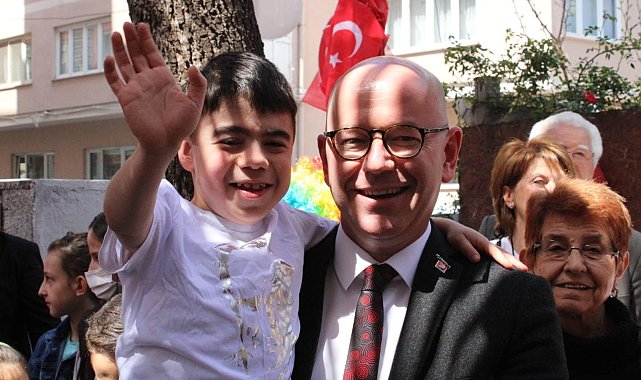 Sarı: "Bağımsızlığımızın sembolü çocuklarımızın bayramı kutlu olsun"