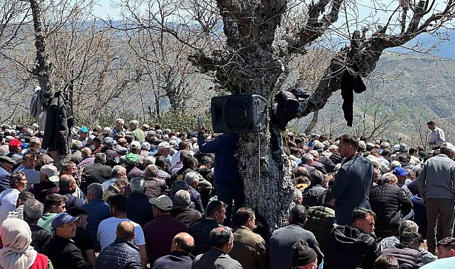 Sarıgöl'de 5 bin kişi yağmur duasına çıktı