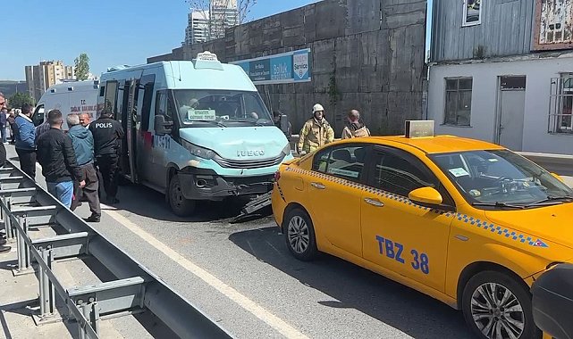 Sarıyer Huzur Mahallesi'nde bir minibüsün taksiye çarpması sonucu, 5 yolcu yaralandı. Olay yerine sağlık ve itfaiye ekipleri sevk edildi.