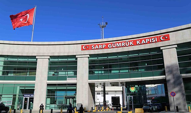 Sarp Sınır Kapısı'nda bayram yoğunluğu