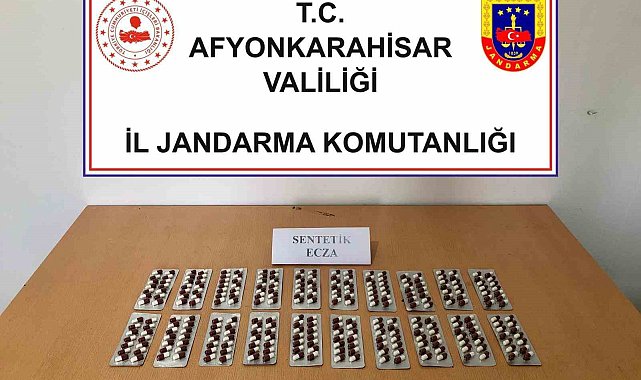 Şehir dışından getirdiği uyuşturucu hapları satamadan yakalandı