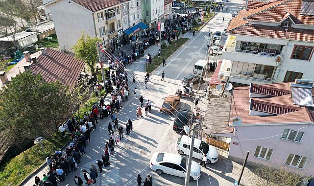 Şeker dağıtma geleneklerini bu bayram da sürdürdüler