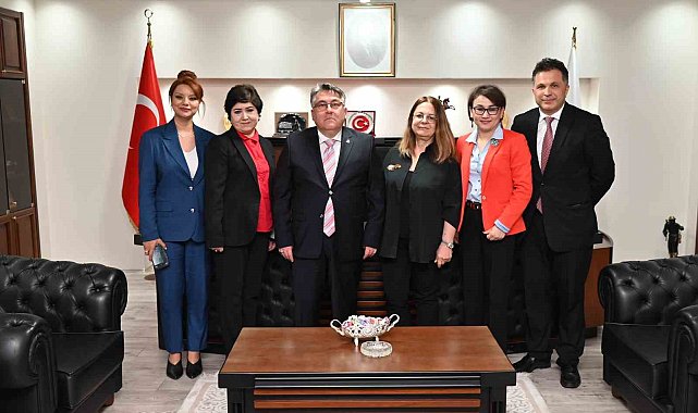 Sempozyum katılımcılarından Rektör Özölçer'e ziyaret