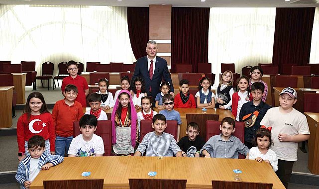 Serdivan Belediyesi Meclisi'nde söz hakkı çocukların