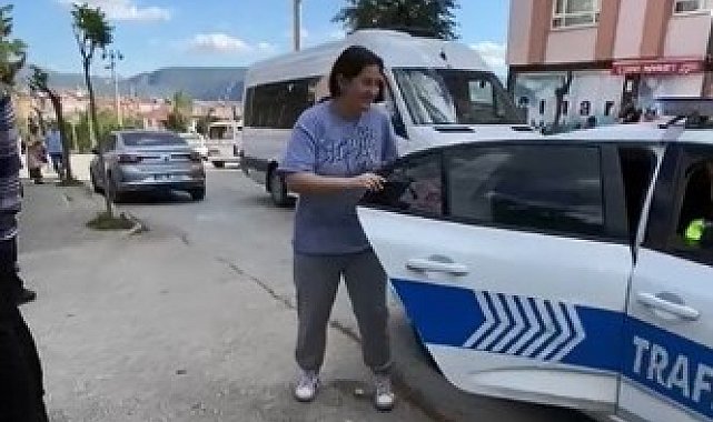 Sınava geç kalan öğrencileri, emniyet güçleri yetiştirdi