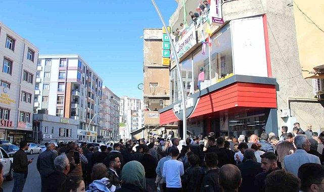 Şırnak'ta izinsiz yürüyüşe polis müdahalesi: 11 gözaltı