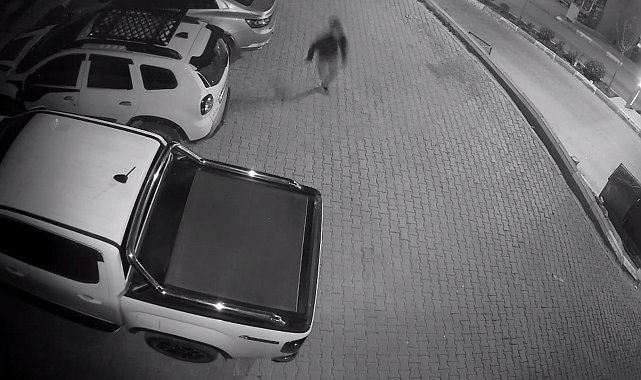 Şırnak'ta şüpheli ile polis arasındaki kovalamaca güvenlik kamerasına yansıdı