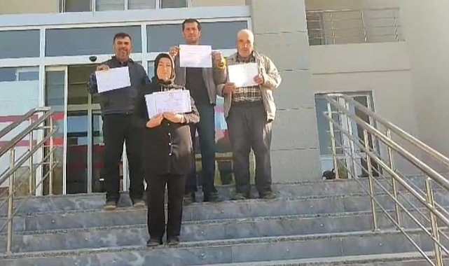 Şuhut'ta muhtarlar mazbatalarını aldılar