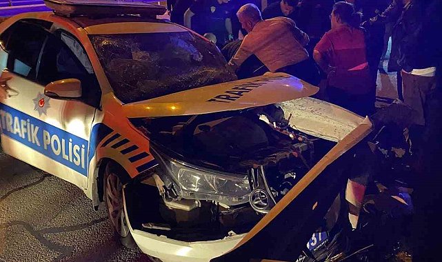Şüpheli aracı takip eden polis aracı kaza yaptı: 2 polis yaralı
