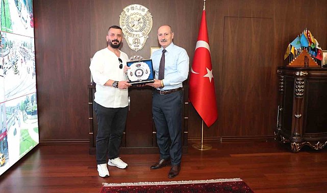 Şüpheliyi yakalayan vatandaşa Emniyet Müdürü'nden ödül