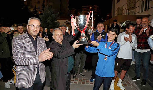 Talas Sporcu Fabrikası göğüs kabartıyor