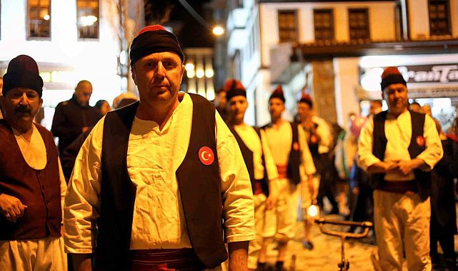 Tarihi sokaklar tulumbacıların sesleriyle inledi