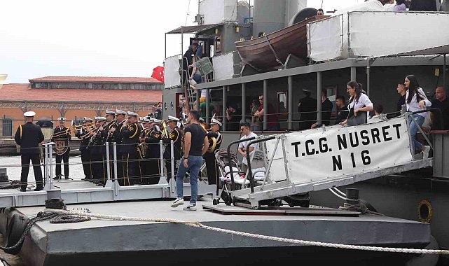 TCG Nusret Müze Gemisi, İzmir'de ziyarete açıldı