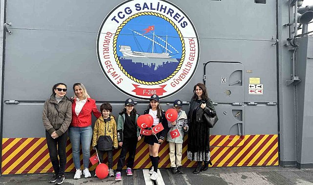 TCG Salihreis Fırkateyni 23 Nisan dolayısıyla İstanbul'da ziyarete açıldı
