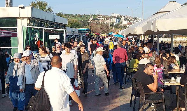 Tekirdağ'da bayram tatilinin son gününde sahil doldu taştı
