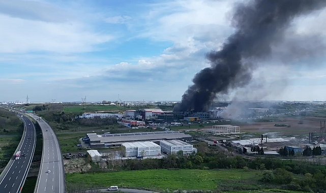 Tekirdağ'da fabrika yangını havadan görüntülendi