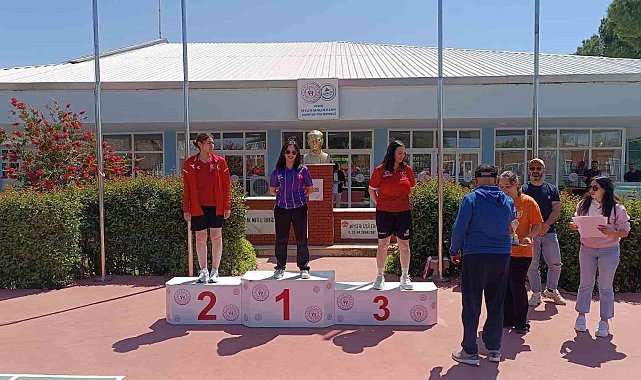 Teniste Afyonkarahisarlı sporculardan büyük başarı