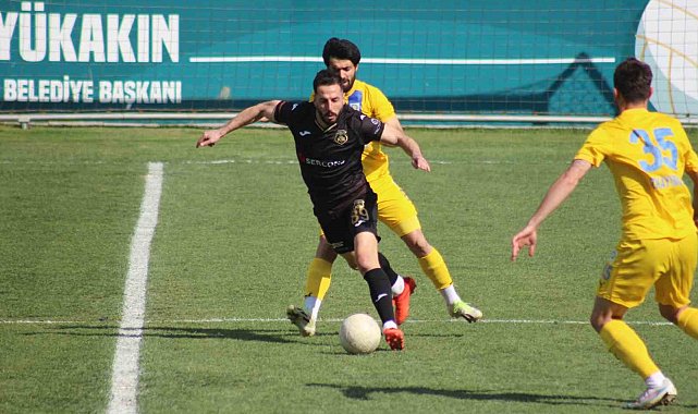 TFF 2. Lig: Belediye Derincespor: 0 - Kastamonuspor: 0