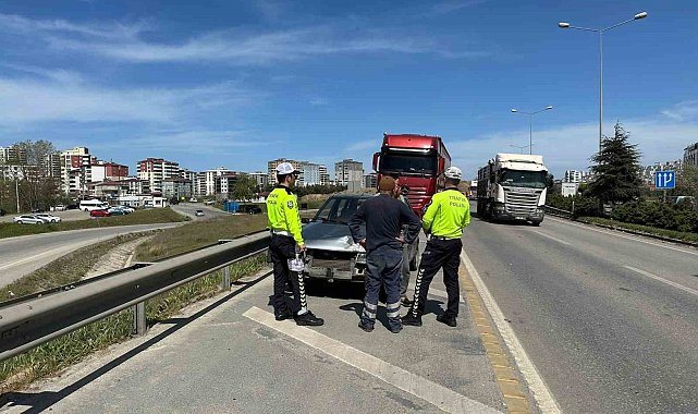 Tır ile otomobil çarpıştı