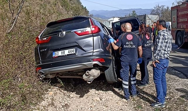Tokat'ta çekici ile otomobil çarpıştı: 1 yaralı