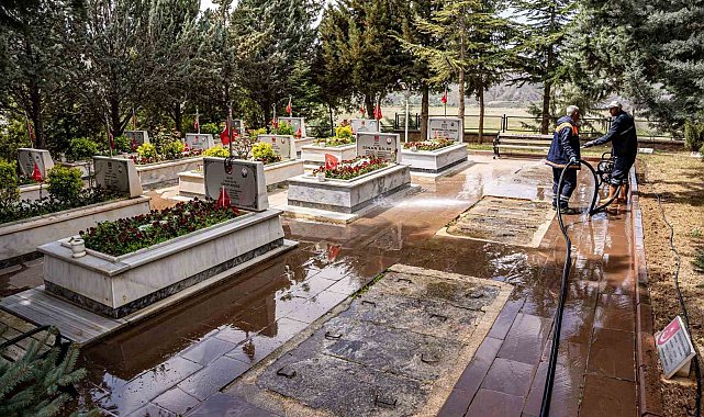 Tokat'ta şehitlikler temizlendi