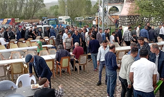 Tokat'ta yağmur altında yağmur duası