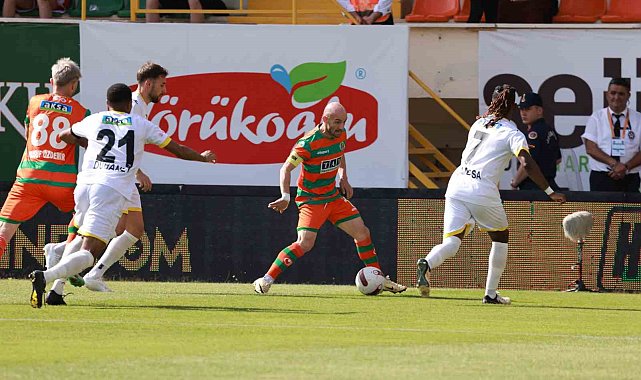 Trendyol Süper Lig: Alanyaspor: 3 - İstanbulspor: 0
