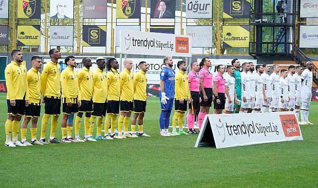 Trendyol Süper Lig: İstanbulspor: 0 - Fatih Karagümrük: 0