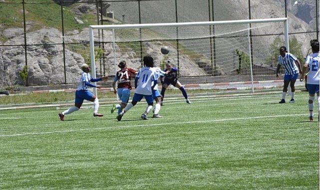 Turkcell Kadın Futbol Süper Ligi: Hakkarigücü: 6 - Trabzonspor: 2