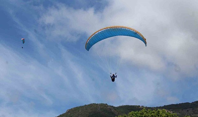 Türkiye Yamaç Paraşütü Akdeniz Bölgesi Hedef Yarışması Alanya'da yapıldı
