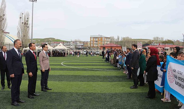 Tutak'ta 23 Nisan çocuk bayramı törenle kutlandı