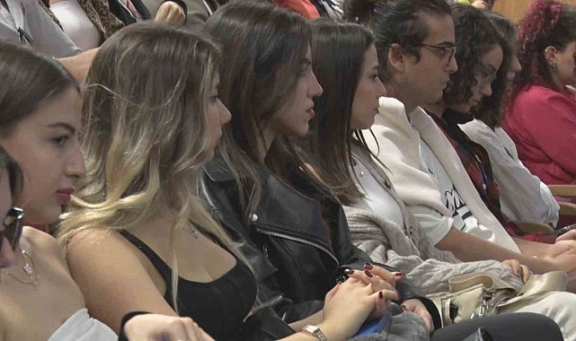 Ünlü Modacı Dilek Hanif Atılım Üniversitesinde