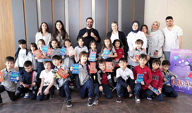 Ünlü yazar Erdem Koleji'nde imza gününe katıldı