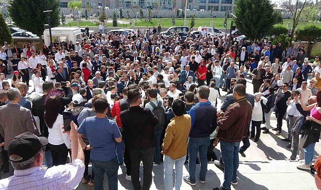 Uşak Belediyesinde devir teslim yapıldı