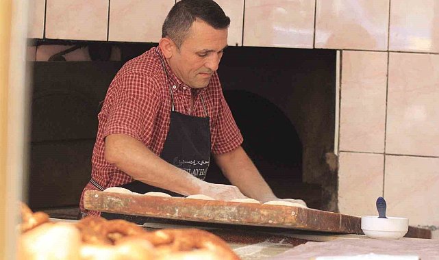 Usta olarak başladığı fırının sahibi oldu, 40 yıldır simit satıyor