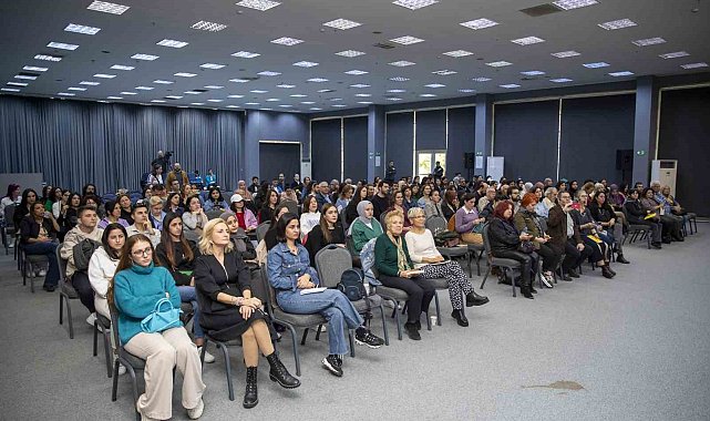 Usta yazarlar 'Diyaloglar' serisini bu kez Mersin'de gerçekleştirdi