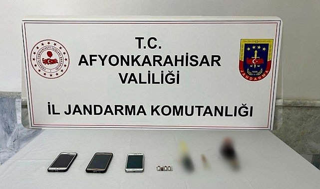 Uyuşturucu kullanan ve satan iki şahıs gözaltına alındı