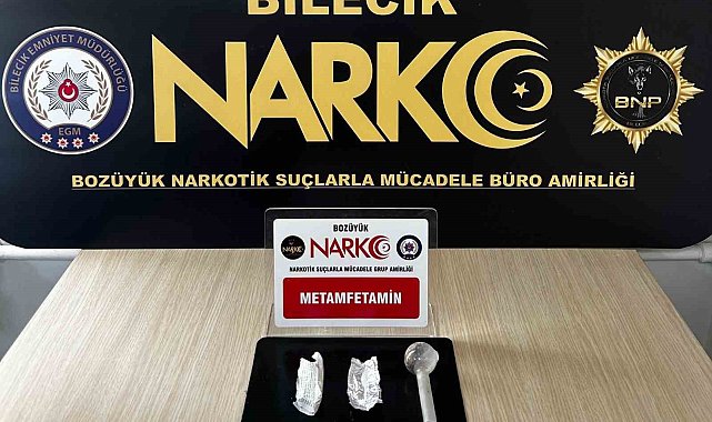 Uyuşturucu operasyonunda yakalanan 3 şüpheli şahıstan biri hapis cezası ile aranıyordu