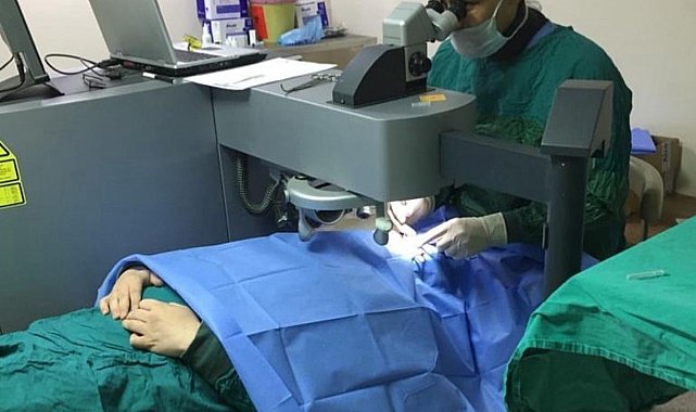 Uzmanından 'excimer lazer' tavsiyesi: "Kendi gözlerinizle görmeniz hiç de uzak değil"