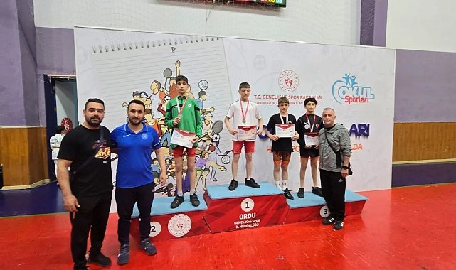 Vali Ergün'den Uşaklı sporcuya tebrik