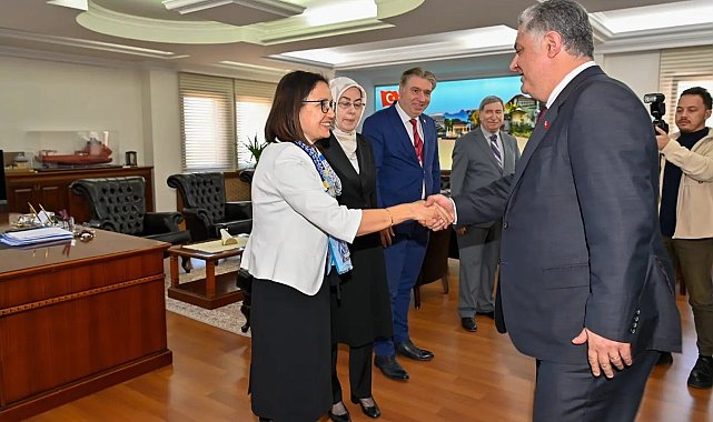 Vali Kaya, il protokolüyle bayramlaştı