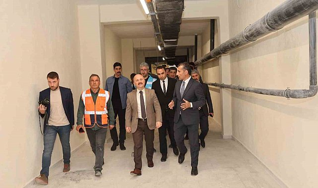 Vali Varol, Yarı olimpik kapalı yüzme havuzu inşaatını inceledi