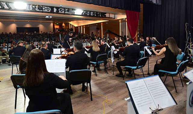 Van YYÜ&#039;de gala konseri büyük beğeni aldı
