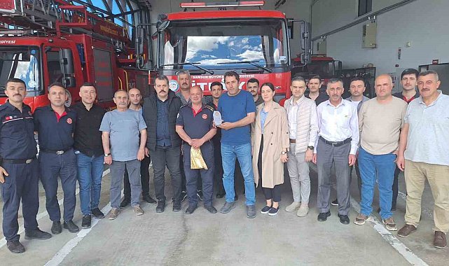 Vezirköprü'de emekliye ayrılan itfaiye personeli uğurlandı