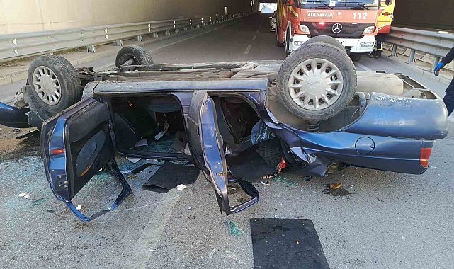 Virajı alamayan otomobil alt geçite düştü: 2 yaralı